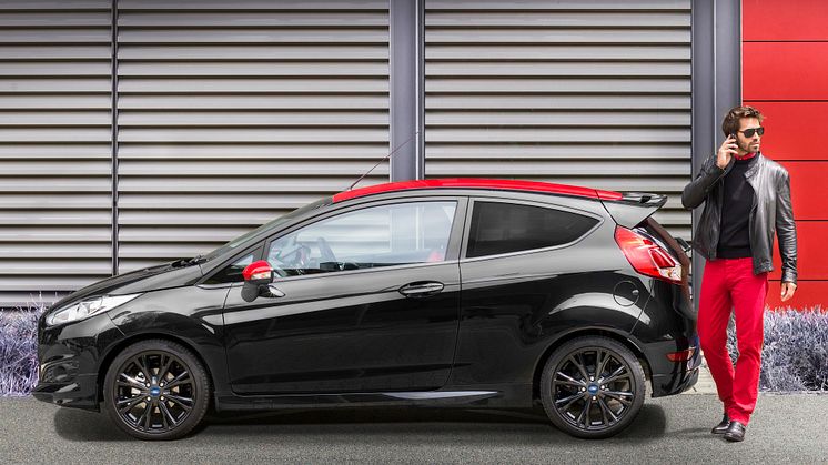 FORD FIESTA BLACK EDITION - 3