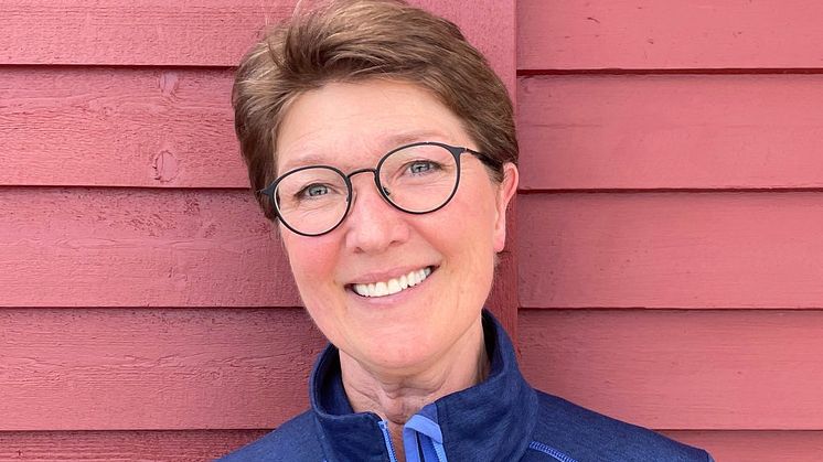 Kristina Hörnberg, fysioterapeut och medicine doktor, vid Norrlands universitetssjukhus i Umeå och på Umeå universitet får Reumatikerförbundets vårdforskningsstipendium 2021.