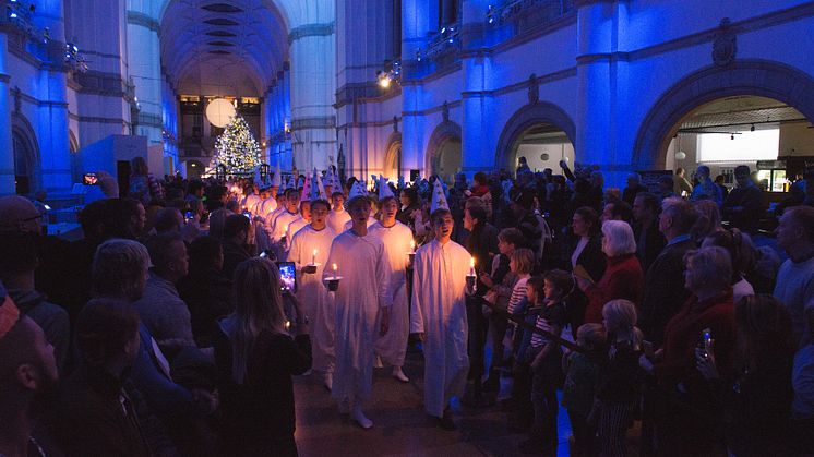 Söndagen den 10 december, andra advent, blir en hel dags luciafirande med konsert och allsång på Nordiska museet.