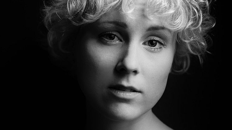 Dubbelt uppmärksammade sopranen Sofie Asplund medverkar i operan Hemligt äktenskap på Drottningholms Slottsteater
