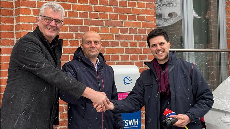 v.l.n.r. Detlef Koch, Geschäftsführer Stadtwerke Haldensleben, Reiko Freier, Bereichsleiter Netzbetrieb Stadtwerke Haldensleben, Sebastian Herkenhoff, Leiter Nachhaltige Energien bei Q1