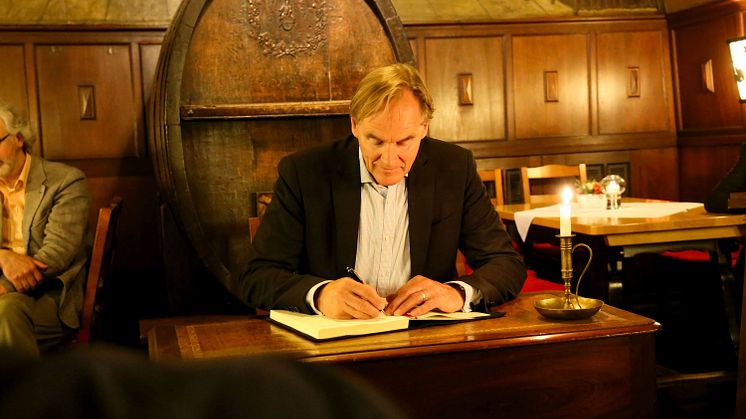 500 Jahre Auerbachs Keller - Verleihung der Ehrenbotschafter-Urkunde an Burkhard Jung