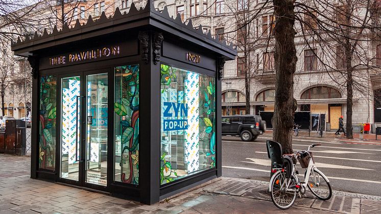 Helt ny helt vit Pop-up paviljong vid Stureplan 
