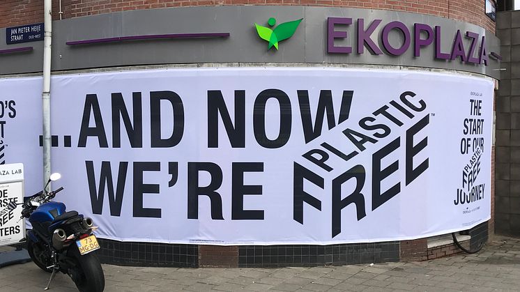 World's first plastic free supermarket opens in Amsterdam with a Bluewater water dispenser inside serving customers plastic free water