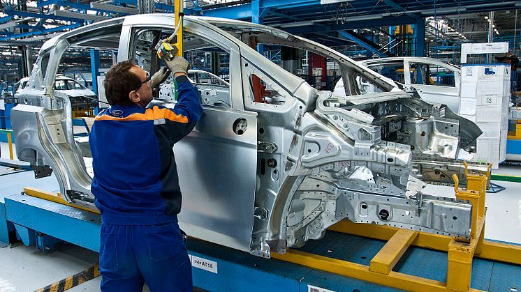 Nya B-MAX följer trenden mot mindre bilar – Nu startar tillverkningen på den nya fabriken i Rumänien
