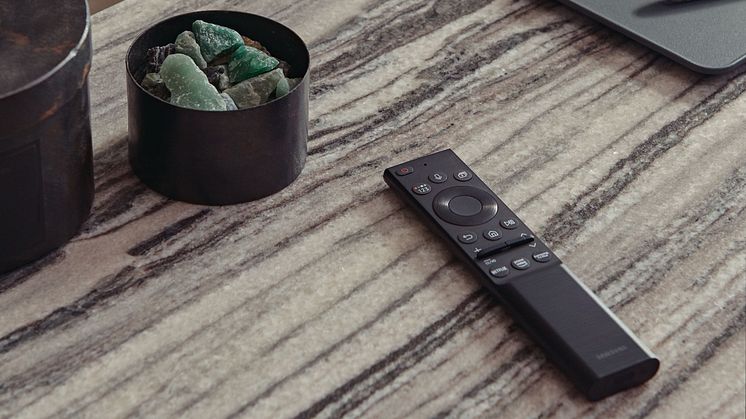 Neo QLED Lifestyle_remote