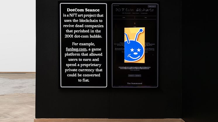 Simon Denny, Dotcom Seance tutorial video (funbug.com) (2022). Installation view, Kunsthal Charlottenborg. Photo by David Stjernholm.
