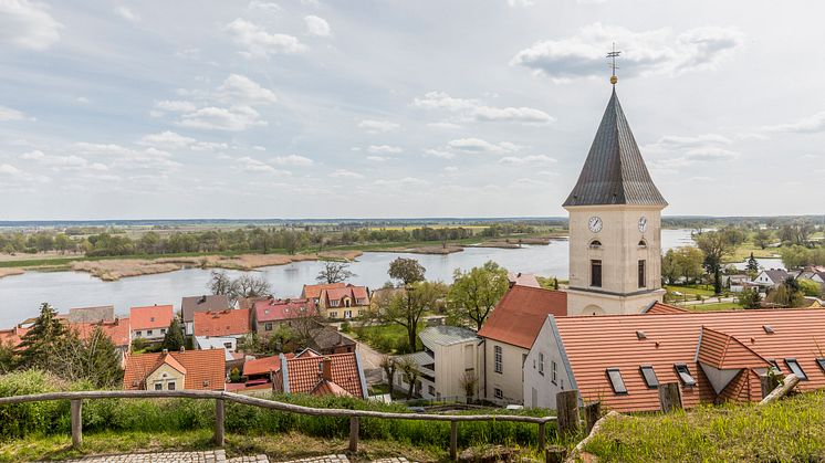 Das Oderbruch entdecken kann man bei einer zweitägigen Radtour auf Fontanes Spuren. Foto: TMB-Fotoarchiv/Steffen Lehmann.  
