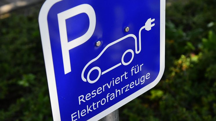 Ohne Auto mobil - Westfalen Weser Energie zeigt verschiedene Komponenten der Elektromobilität