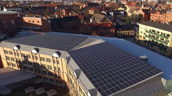 ​Lunds största solcellsanläggning på p-hus invigdes idag 