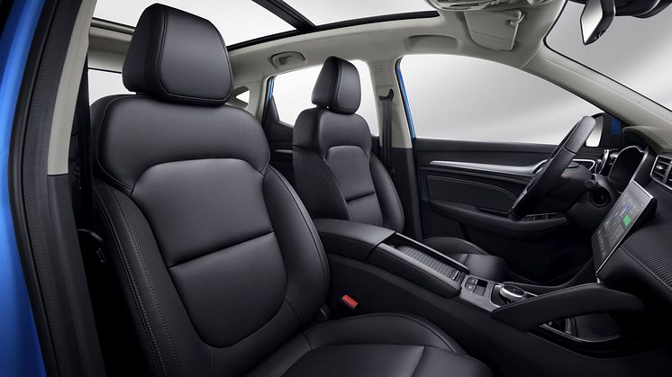 MG-ZS-EV-front-seats-1