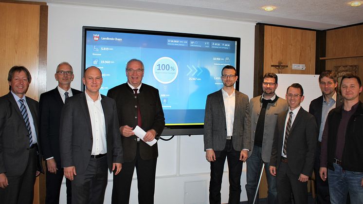Landkreis Cham schafft mit EnergieMonitor des Bayernwerks Transparenz über Erzeugungs- und Verbrauchssituation