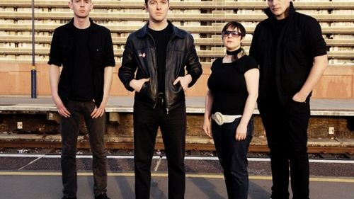 glasvegas_1_1220615687_crop_500x400