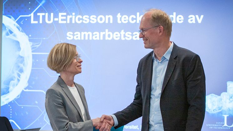 Birgitta Bergvall-Kåreborn, rektor vid Luleå tekniska universitet och Magnus Frodigh, Vice-President and Head of Ericsson Research