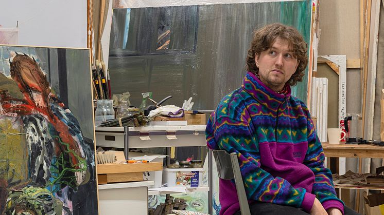 Portrait of the artist in the studio. Photo Fredrik Åkum