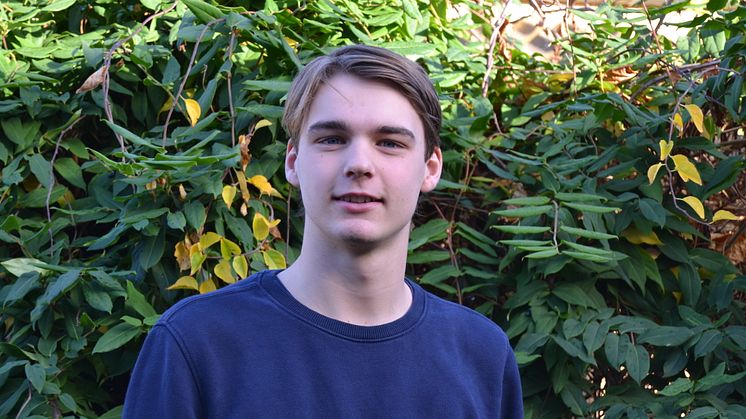 Gustav Samuelsen, der går i 2. g på HHX, som oplever et godt kammeratskab med et stærkt sammenhold på hele gymnasiet.