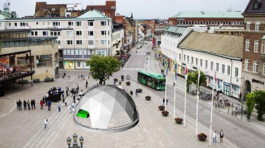 Skiss på hur kupoltältet kommer se ut på Stortorget.