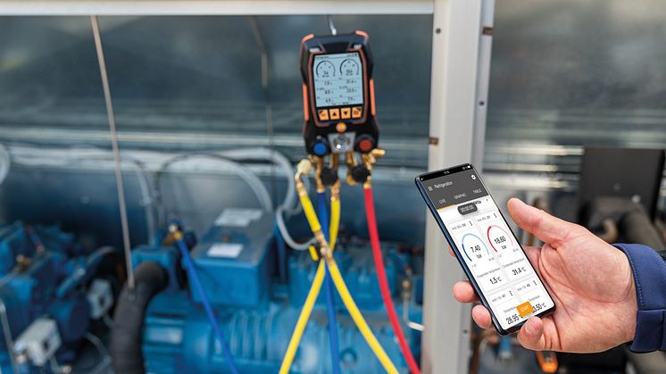Alla mätvärden visas både på testo 570s stora display och i mobilen. Den kostnadsfria testo Smart-appen möjliggör även enkel lagring av alla data.