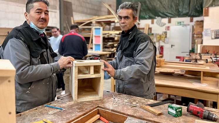 Bauen den Prototypen für den Wiedehopf: Nematullah Karimi und Fawaz Ali aus Syrien. 