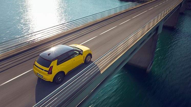 Renault 5 E-Tech electric - iconic cinq version - Pop Yellow!2.jpg