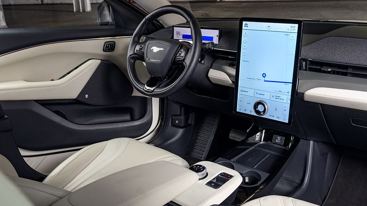 2022FordMustangMach-E_FrostWhite_3