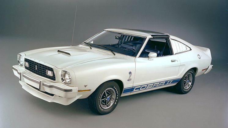 1976-Gen2_Ford_Mustang_II_cobra.jpg