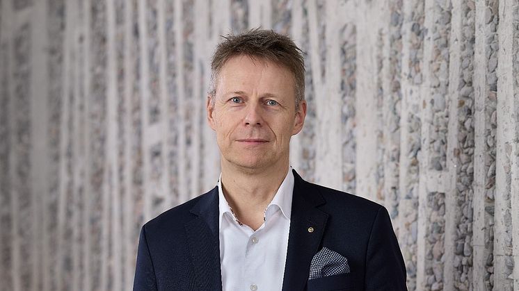 Forvaltningsdirektør Richard Groven i OPF er svært tilfreds med at Aibel, med mer enn 1200 ansatte, valgte å fornye leieforholdet i Asker og ser frem til å modernisere bygget. 