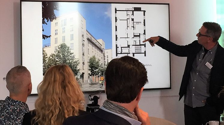 Ola Nylander, arkitekt och professor från CBA, Chalmers, leder kursen Bostadsskolan hos Strategisk Arkitektur i Stockholm.