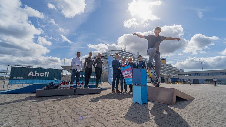 Action beim neuen Stadtwerke Rollerfestival ist garantiert. Rollschuhfahren, Inlineskaten und Skateboarden vom 16.11.22 bis 15.01.2023