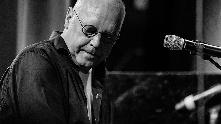 Improvisatören Sten Sandell kommer till Palladium Malmö 21 februari i serien Med flygeln i centrum. Foto:  Foto: Christer Männikus