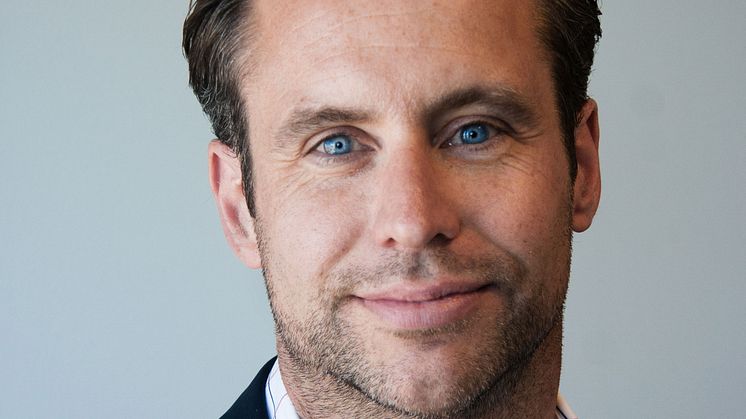 Dustin begynner å selge Starlinks produkter 