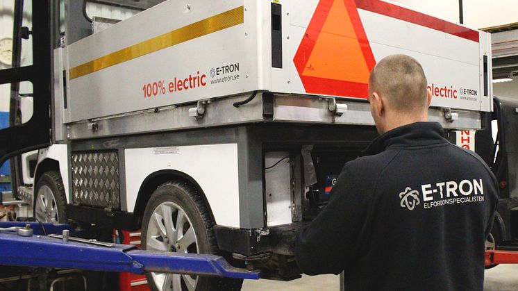 Service och reparationer av elfordon hos E-TRON AB