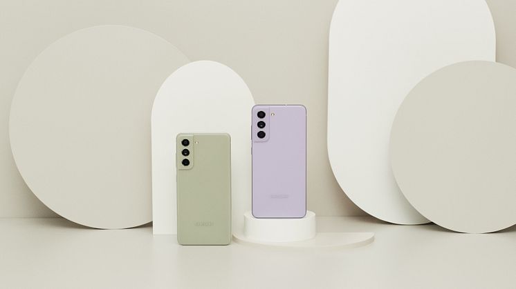 Galaxy S21 FE_Lifestyle Product 16.jpg