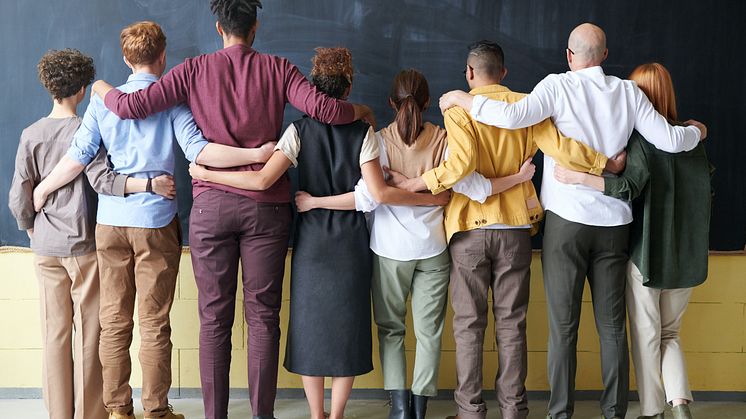 Für Hochschulmitarbeiter:innen: Info-Webinar "Nachhaltige Studienfinanzierung mit der Deutschen Bildung" am 12. September 2023