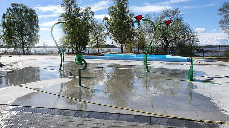 Det nya splashområdet för barn på utebadet vid Lögarängsbadet.