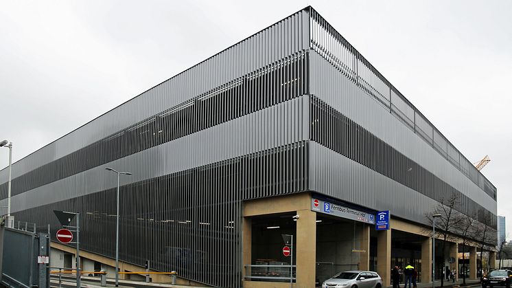Die Außenansicht des Fernbus-Terminal Hbf Leipzig