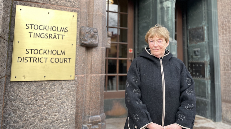 Marie-Louise Grettve utanför Stockholms tingsrätt.