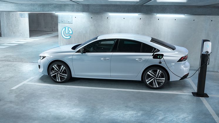 PEUGEOT_508PHEV_1809PB_001