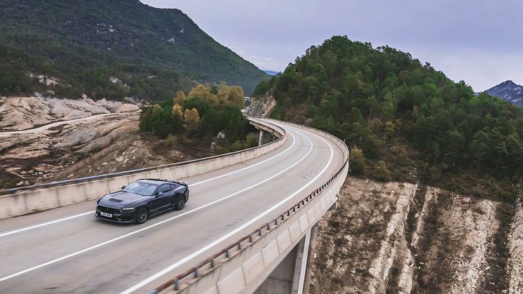 2024_FORD_MUSTANG_DARK-HORSE_5