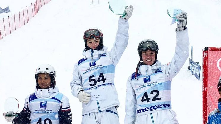 Herrarnas pallplats i Megève, med Oskar högst upp och Anton till höger om Oskar. Foto: Rasmus Stegfeldt