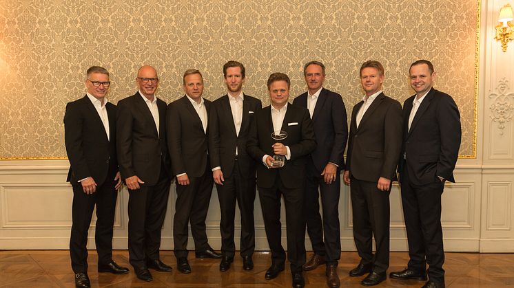 v.l.n.r.: Bernhard Kindelbacher, J. Florian Pfaff, Sören Stark, Dr. Alexis von Hoensbroech, Volker Böhringer (CEO Region Europe Panalpina), Thomas Egenolf, Peter Gerber (CEO Lufthansa Cargo), Frank Naeve