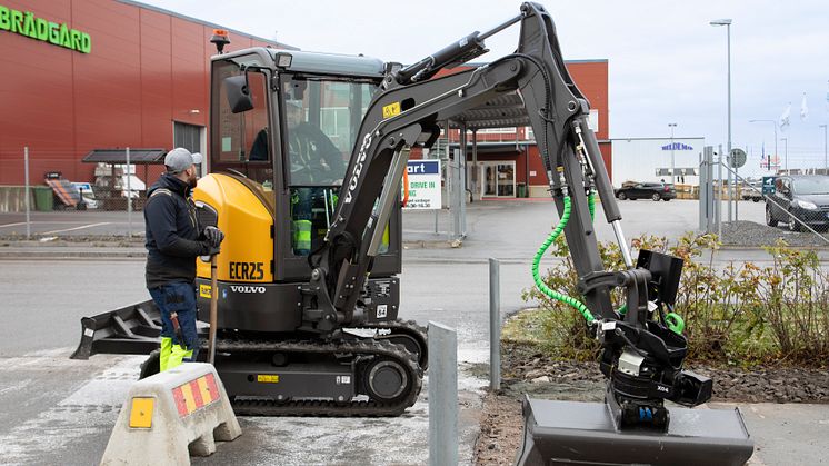 Volvo ECR25 Electric i arbete åt Swecon och Lantmännen