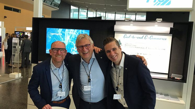 Michal Illig, Stefan Hinterwälder und Stefan Seufert vom Messeteam der FIS auf dem SAP-Forum für den Handel 2019. Foto: FIS