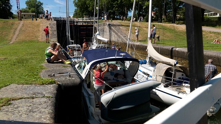 Varje år arbetar cirka 100 personer med att ge Göta kanals besökare en drömsemester. 