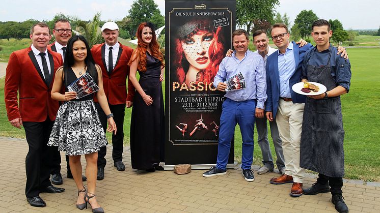 Präsentierten die Dinnershow "Passion": Nightfever mit Sängerin Pavi de Mayo, Benita Rothe, Henrik Dantz, Guido Gentzel, Falk Johne und Martin Heindorf (v.l.) 