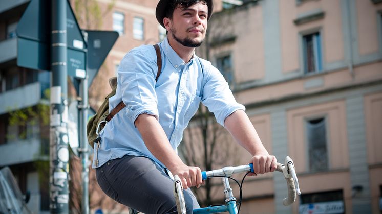 Gå och cykla säkert under träden på Nobelvägen 