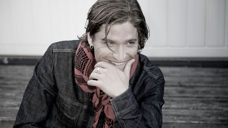 Andreas Johnson sjunger in julen med låten "Your Christmas Story"