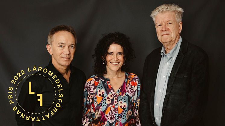 Torkel Klingberg, Monika Knutagård och Roger Säljö är årets vinnare av Läromedelsförfattarnas pris. Foto: Kajsa Göransson