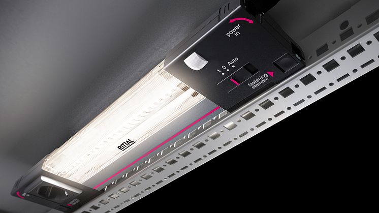 För att möta globala krav sätter Rittal en ny standard med energieffektiv och högpresterande LED-teknik som ger upp till 1200 lumen. Lösningen erbjuder också bekväm anslutning och behändiga montagemöjligheter.