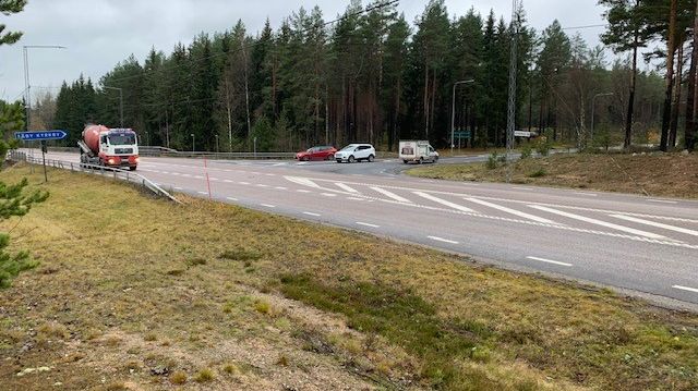 Korsningen Arningevägen/Jarlabankes väg är redan idag hårt belastad.